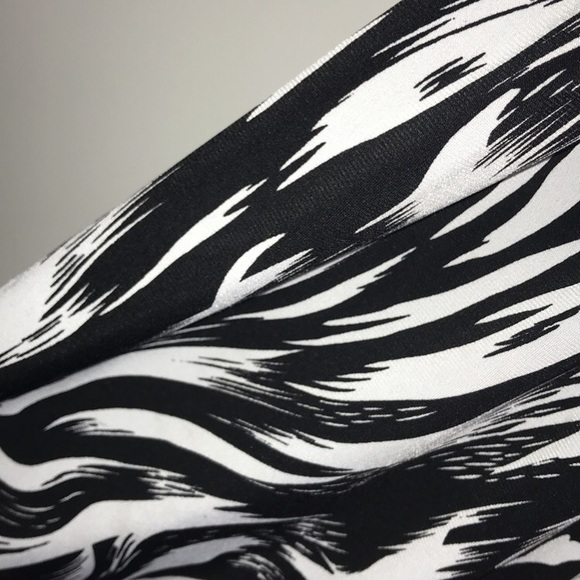 Very soft and stretchy epilogue dress - Picture 2 of 5